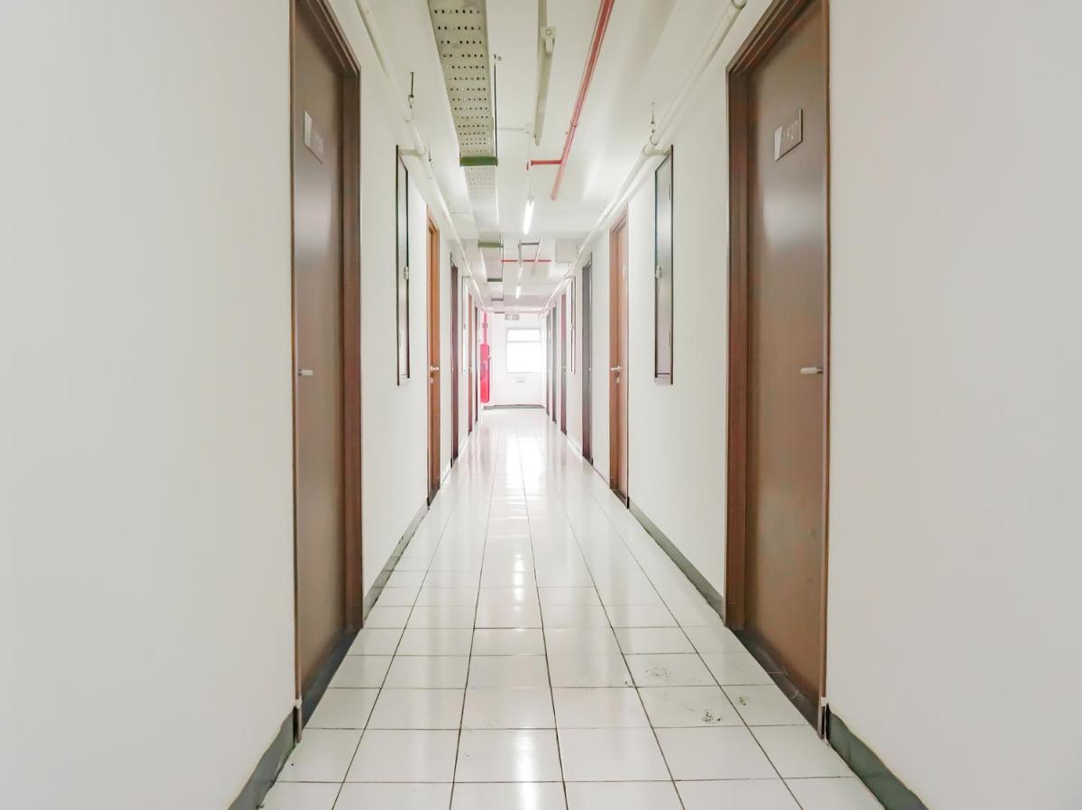 Oyo 90241 Sirooms Apartmen Gunung Putri 茂物 外观 照片